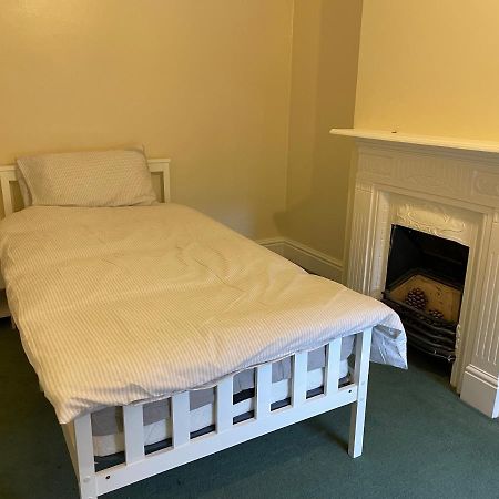 Rooms In A Victorian Comfortable 4-Bedroom House In Milton Keynes Rooms Not En-Suites Wolverton  外观 照片