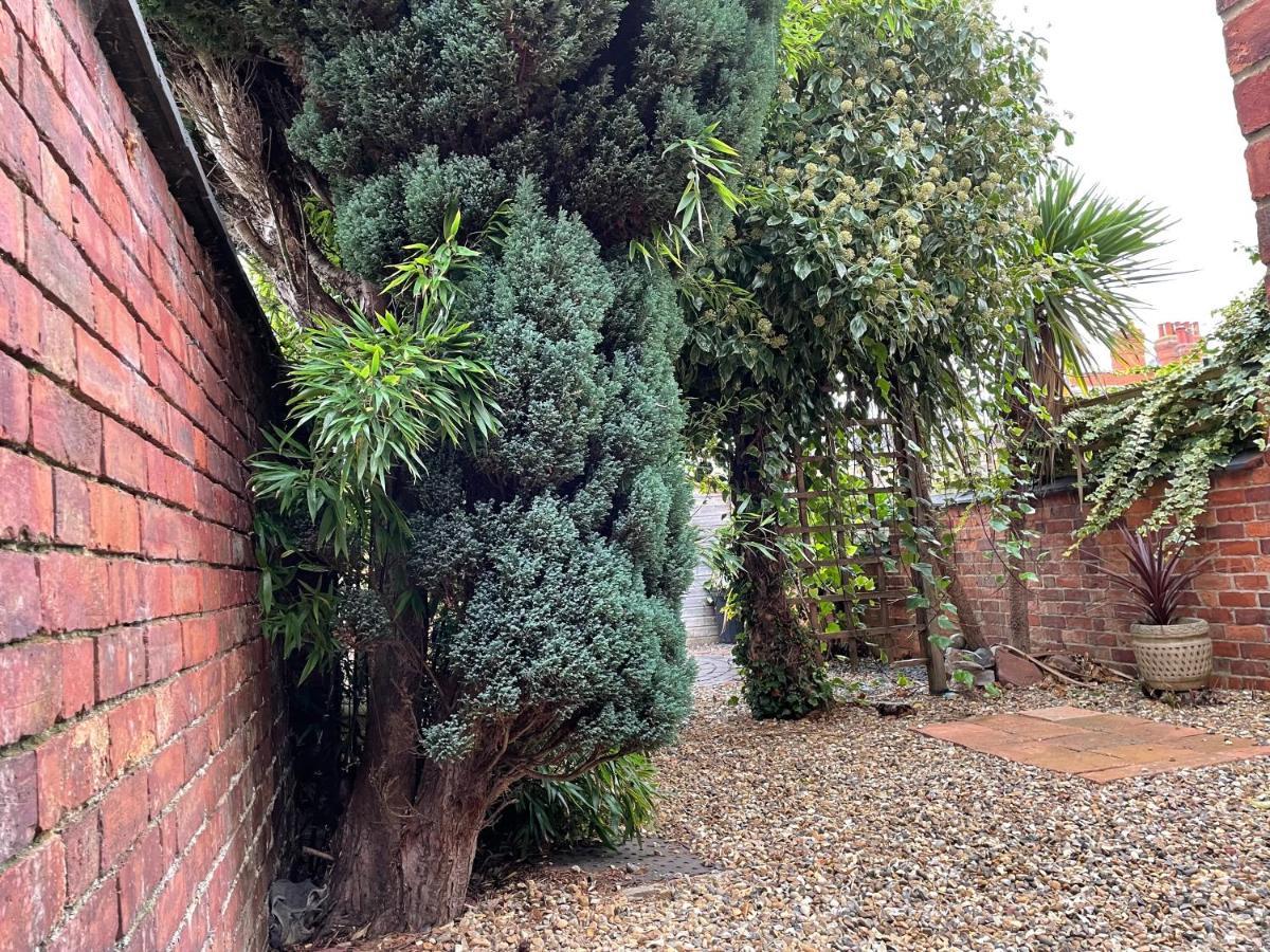 Rooms In A Victorian Comfortable 4-Bedroom House In Milton Keynes Rooms Not En-Suites Wolverton  外观 照片