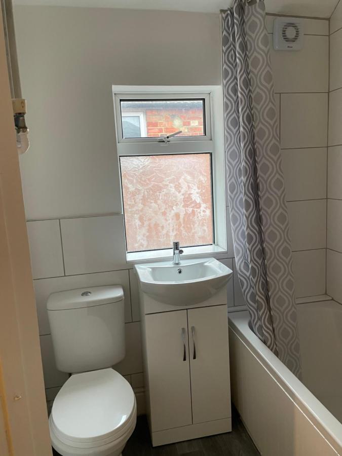 Rooms In A Victorian Comfortable 4-Bedroom House In Milton Keynes Rooms Not En-Suites Wolverton  外观 照片