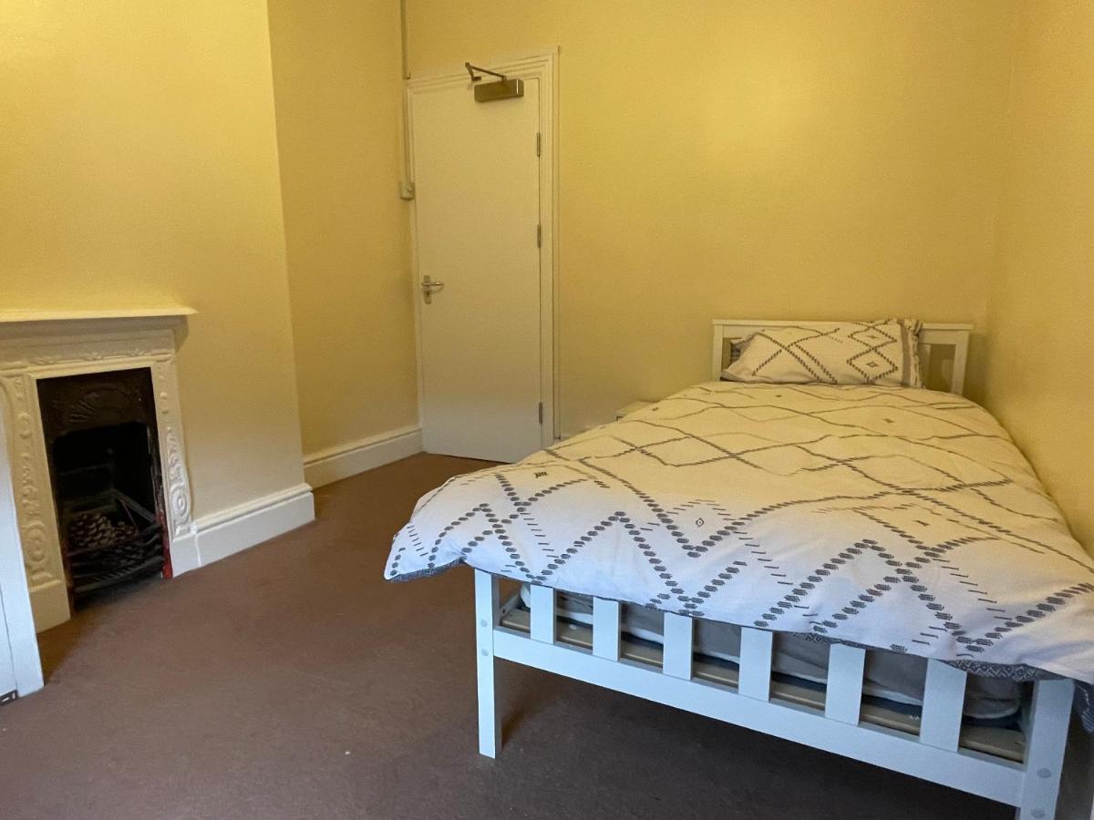 Rooms In A Victorian Comfortable 4-Bedroom House In Milton Keynes Rooms Not En-Suites Wolverton  外观 照片